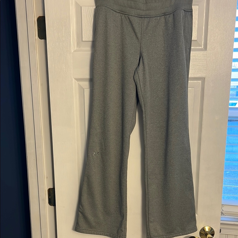 Women’s Under Armour sweatpants